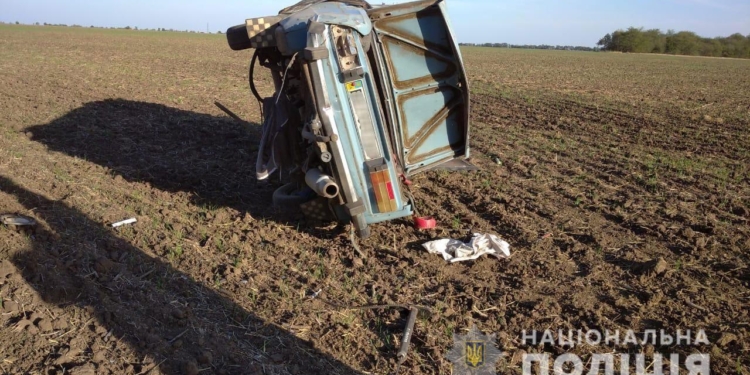 На Николаевщине перекинулся ВАЗ, водитель погиб
