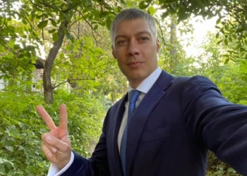 О пользе грамотного канцеляриста, или как Артем Ильюк пытается баллотироваться в мэры Николаева от несуществующей партии