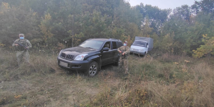 Улов пограничников. На границе с РФ задержали 600 кг икры, кальянную смесь, платки и косметику (ФОТО, ВИДЕО)