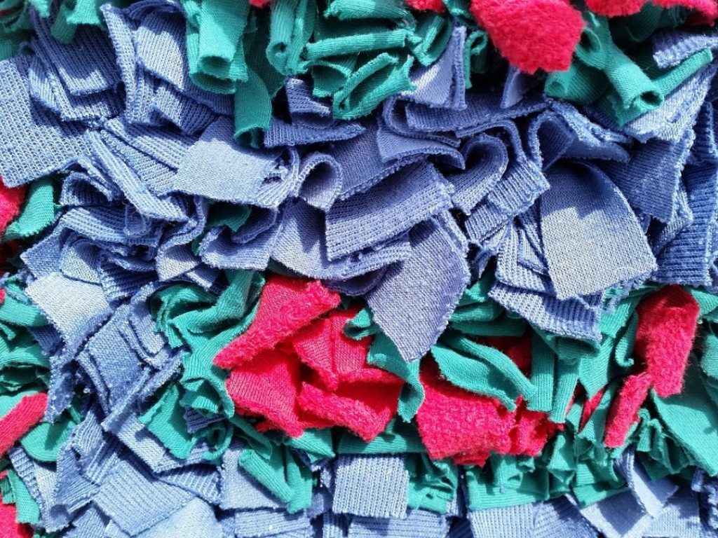 В Финляндии строят первый в Европе завод по переработке текстильного мусора 1