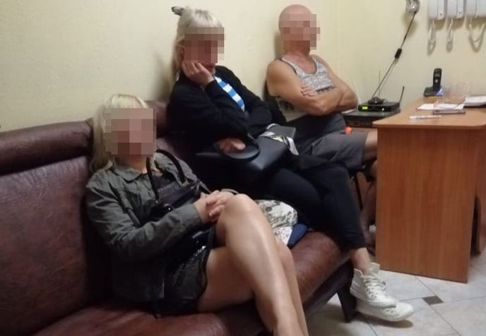 В Николаеве полиция «накрыла» бордель, работавший в бане (ФОТО, ВИДЕО) 25
