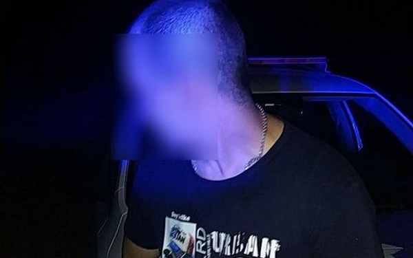 В Николаеве патрульные задержали мужчину, который управлял авто в состоянии опьянения, еще и с целым арсеналом оружия (ФОТО)