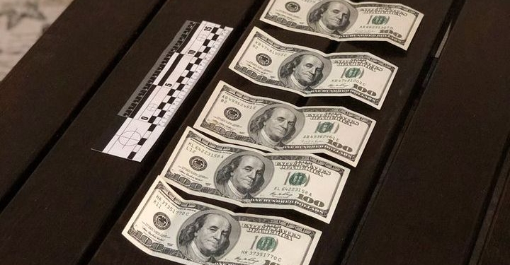 В Николаеве полиция задержала одессита за 500-долларовую взятку сотруднику СБУ (ФОТО, ВИДЕО)