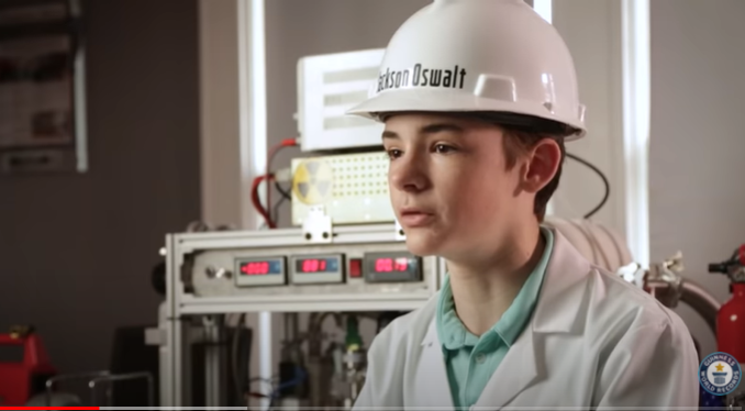 12-летний мальчик собрал дома действующий ядерный реактор (ВИДЕО)