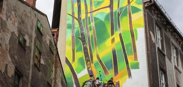В польском городе появился мурал, который очищает воздух