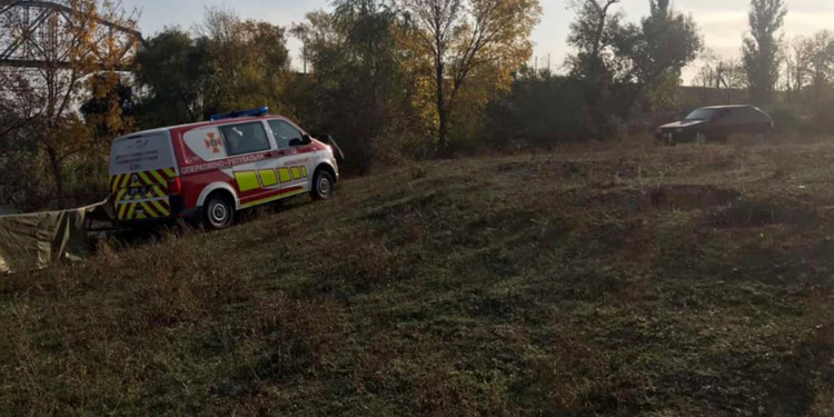 На Николаевщине спасатели достали из Южного Буга тело мужчины