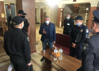 «Пропавшая грамота»: кандидат в мэры Николаева обратился в полицию по поводу пропавших в горизбиркоме документов, а чуть позже они нашлись