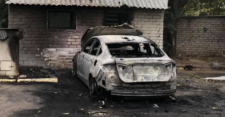 В Николаеве кандидат от “Слуги народа” Жело показал сгоревшую машину и сделал заявление (ФОТО)