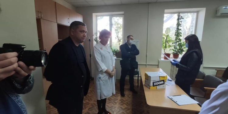 В Николаевскую областную инфекционку пришла полиция – с обысками по делу о подкупе избирателей