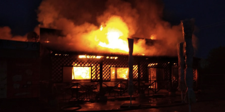 В Вознесенске горело кафе (ФОТО)