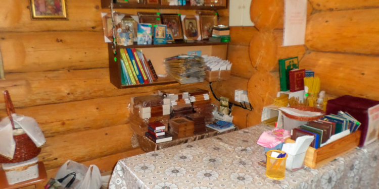 Двое нетрезвых мужчин ограбили храм в Первомайске