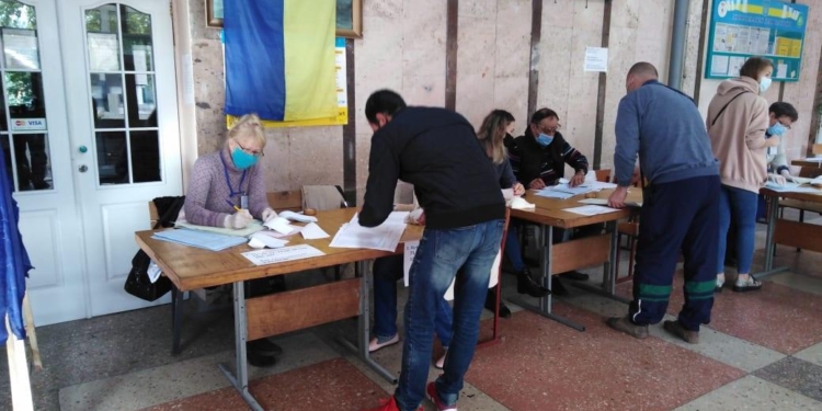 В Николаеве идет голосование (ФОТО)