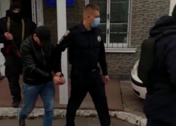 На Винниччине двое пьяных молодчиков напали на избирательную комиссию (ФОТО)