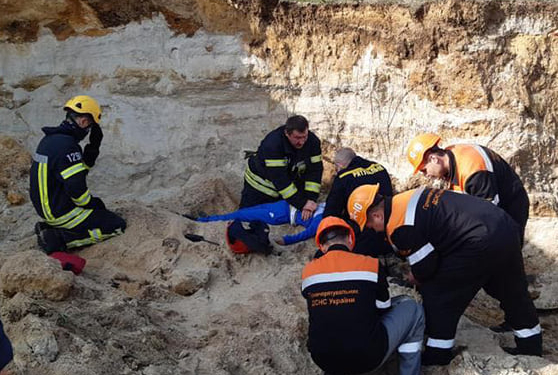 В Николаеве мальчик погиб под песчаным завалом (ФОТО)
