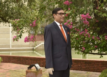 Министр из Бангладеш публикует много однообразных снимков. Он выложил 10 тысяч фото и стал звездой интернета (ФОТО)