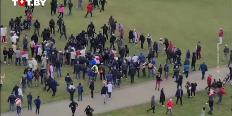 В Минске начались жесткие задержания протестующих и представителей СМИ (ВИДЕО)