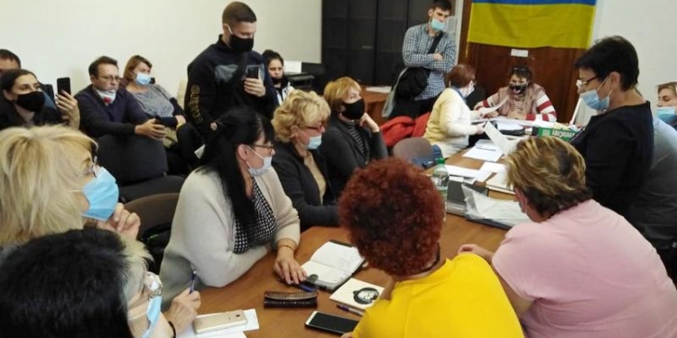 Николаевский горизбирком зарегистрировал кандидатов в депутаты от Партии зеленых Украины и партии «Розумна сила» (ВИДЕО)