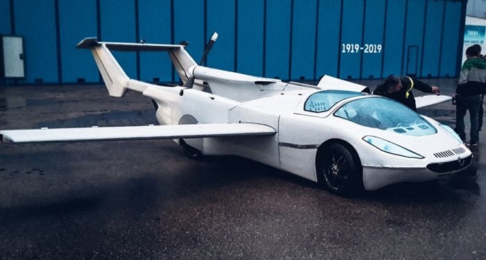 В Словакии испытали летающий автомобиль-трансформер (ВИДЕО)