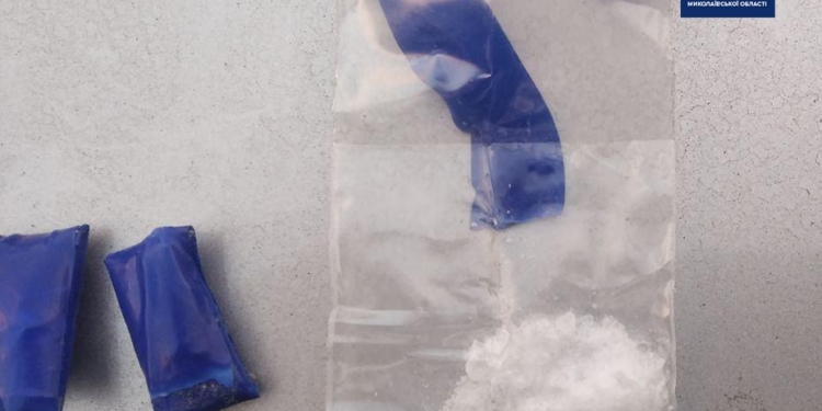 В Николаеве патрульные задержали очередных «закладчиков» наркотиков (ФОТО)