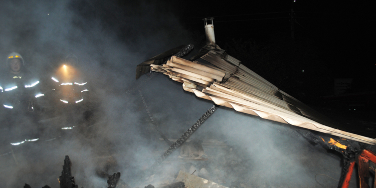 В Николаеве и Доманевке на пожарах погибли двое 48-летних мужчин (ФОТО)