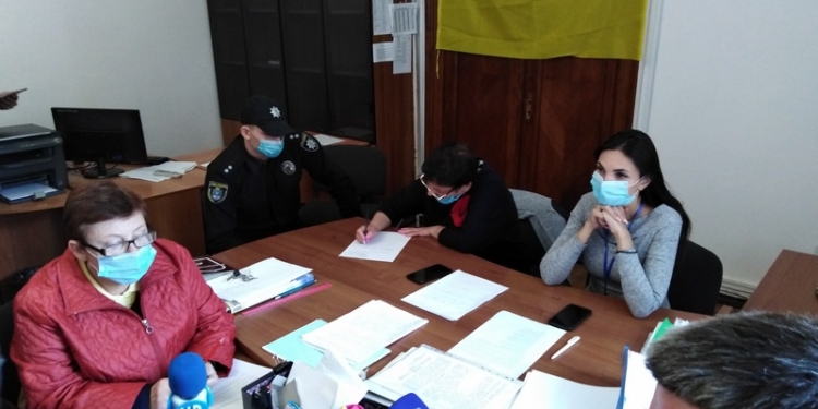 Члены Николаевского горизбиркома приняли решение вскрывать кабинеты, к которым не подходят выданные на вахте ключи (ФОТО, ВИДЕО)