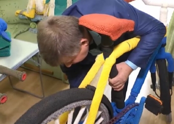 Украинский мастер макраме связал велосипед и попал в Книгу рекордов (ВИДЕО)