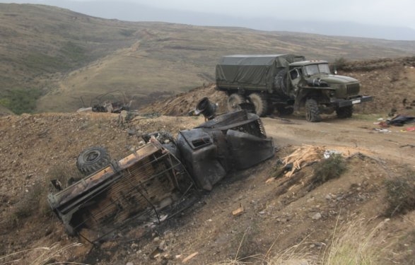 Азербайджан заявил о прорыве линии обороны в Нагорном Карабахе (ФОТО)