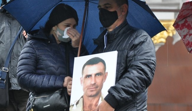 С совершившим самосожжение ветераном Микитенко попрощались на Майдане (ФОТО)