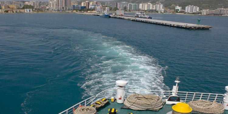 В порту Албании задержали яхту с украинцами — СМИ