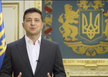 Референдум без референдума. Зеленский анонсировал опрос во время местных выборов (ВИДЕО)