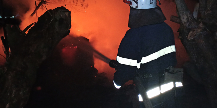 За сутки спасатели Николаевщины ликвидировали четыре пожара: горели дрова, солома и мусор