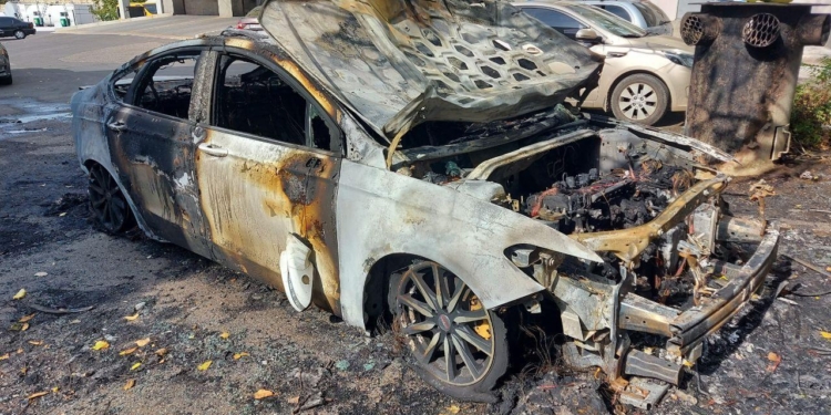 Николаевская полиция расследует поджог машины Жело, которая сгорела ночью на Мореходной (ФОТО)