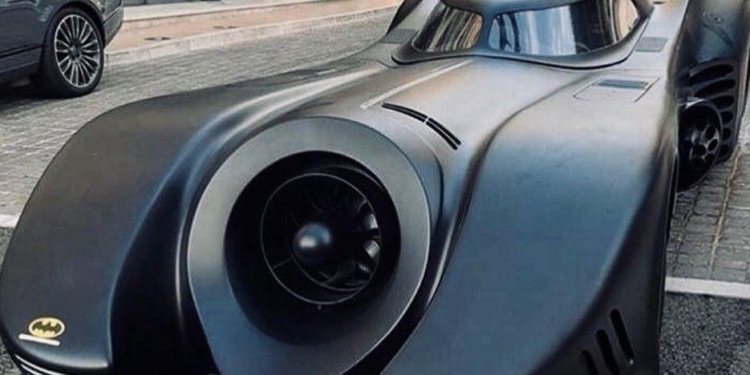 В Монако сняли уникальный бэтмобиль на украинских номерах (ФОТО, ВИДЕО)