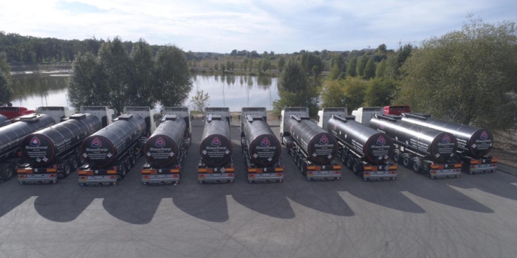 В Николаевский порт пришло первое судно с дорожным битумом из Европы