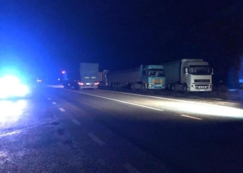 Сотни большегрузов  заблокировали трассу на Николаевщине перед пунктом ГВК (ФОТО, ВИДЕО)