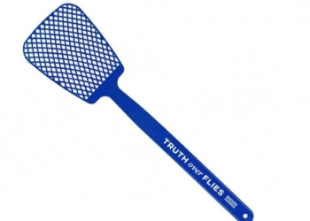 Команда Байдена начала продавать мухобойки — вся партия ушла за пару часов (ФОТО, ВИДЕО)