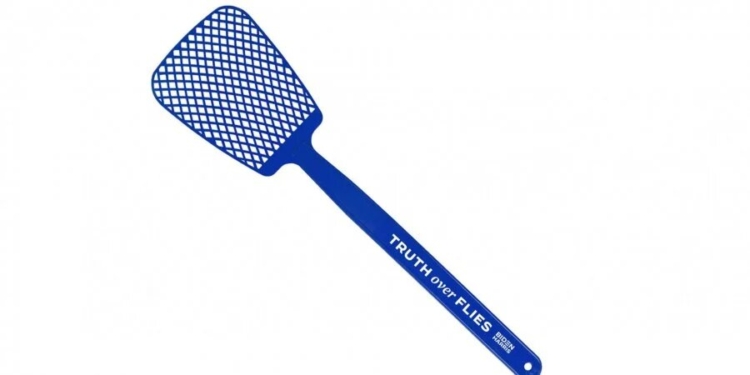 Команда Байдена начала продавать мухобойки — вся партия ушла за пару часов (ФОТО, ВИДЕО)