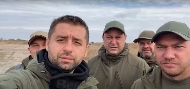 Многим открылись глаза. “Слуги народа” провели ночь на Донбассе в землянках (ВИДЕО)