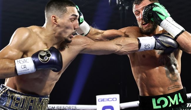 Ломаченко проиграл Лопесу бой за звание абсолютного чемпиона  мира (ВИДЕО)