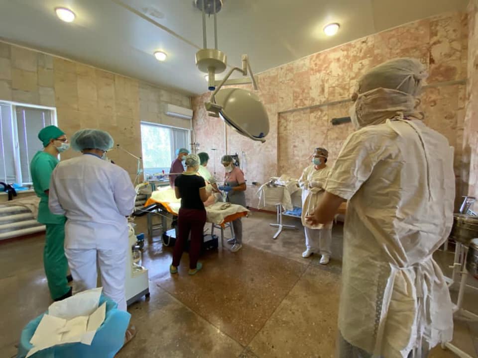 Уникальная операция: в Николаеве врачи удалили пациентке 13-килограммову опухоль (ФОТО) 5