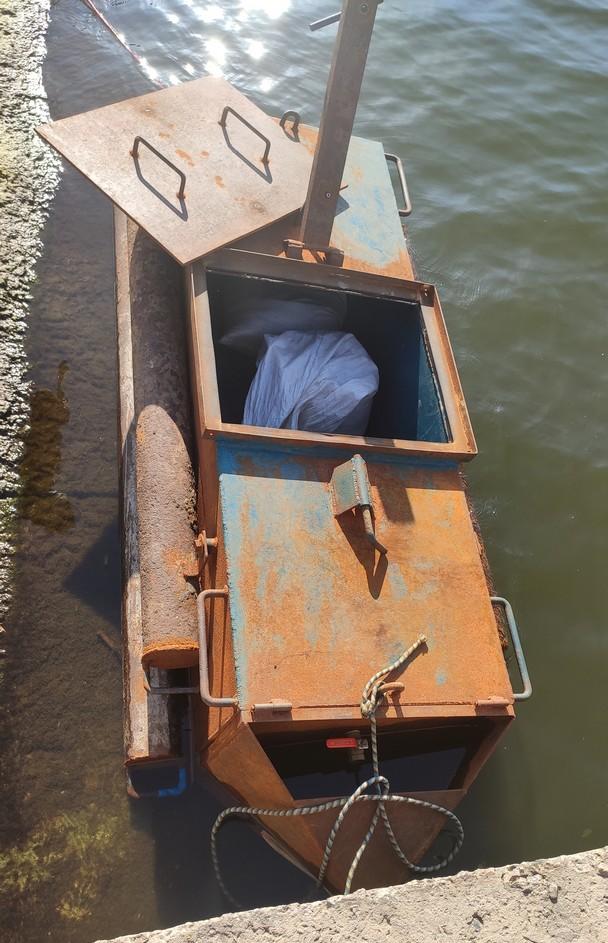 Пограничники на границе Молдовой обнаружили "субмарину" контрабандистов (ФОТО, ВИЕО) 7