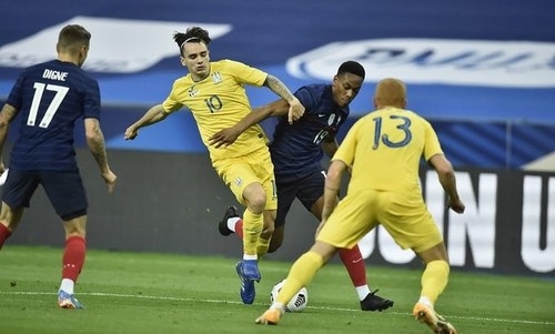 Обескровленная кадровыми потерями сборная Украины по футболу потерпела крупнейший разгром в истории (ВИДЕО)