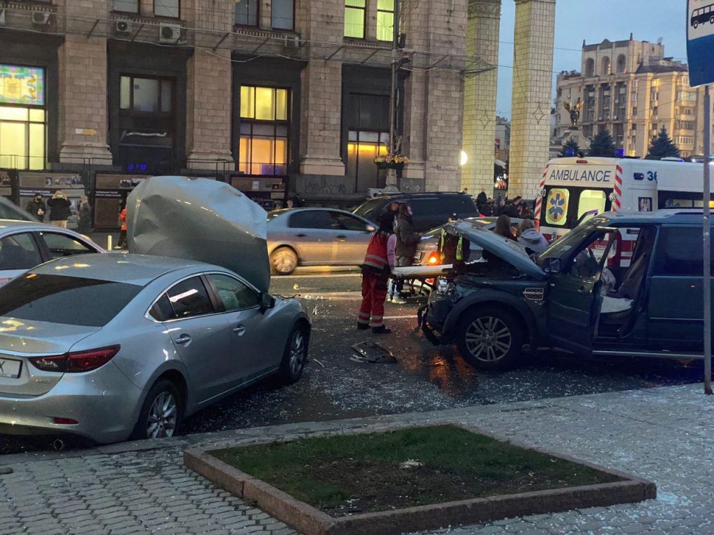 Водитель Land Rover, сбивший насмерть 2 людей на Майдане, оказался трезвым - он потерял сознание за рулем (ВИДЕО) 1