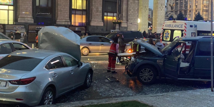 В Киеве на Майдане пьяный на Land Rover убил 2 человек и нескольких ранил (ФОТО, ВИДЕО)