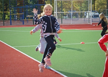 В Николаеве с понедельника возобновляют работу детские сады и младшие классы в школах