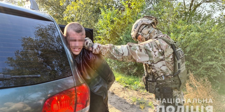 На въезде в Николаев задержаны двое мужчин, подозреваемых в серии разбойных нападений на территории двух областей (ФОТО, ВИДЕО)