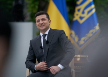 Зеленский озвучил второй вопрос своего опроса 25 октября: про Донбасс (ВИДЕО)