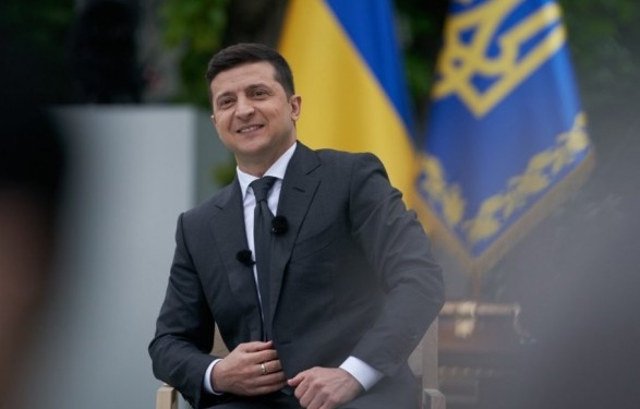 Зеленский озвучил второй вопрос своего опроса 25 октября: про Донбасс (ВИДЕО)