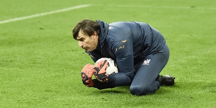 После эпидемии с вратарями Шевченко заявил на матч со сборной Франции 45-летнего Шовковского