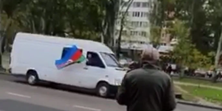 В Николаеве азербайджанцы провели автопробег (ВИДЕО)